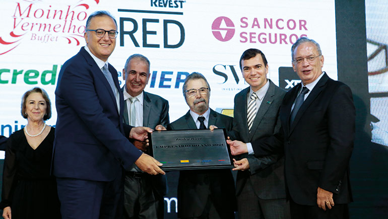 Dirley Ricci recebe Prêmio Empresário do Ano